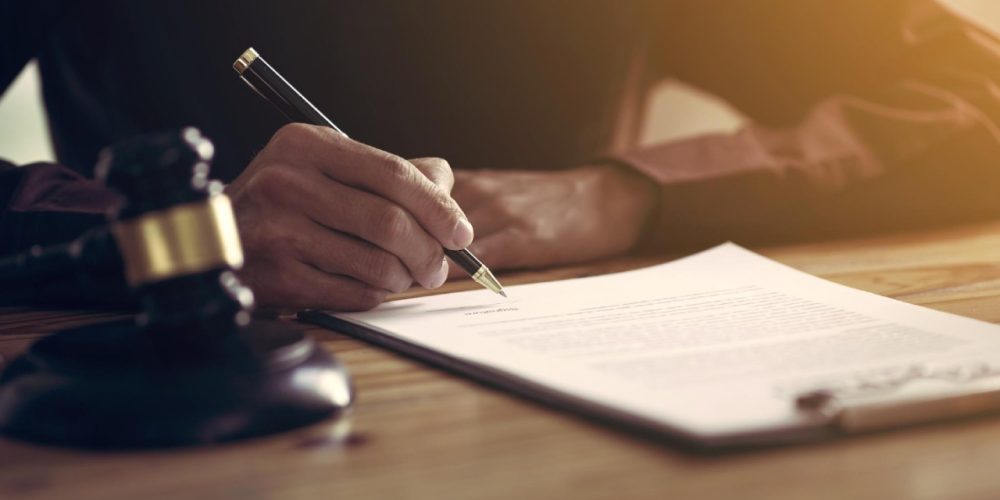 Evite herdeiros indesejados: organize seu testamento - Laylla Maia Advocacia