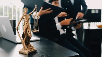 Existe idade certa para parar de pagar pensão? - Laylla Maia Advocacia