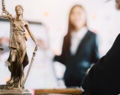 Meu filho está na faculdade: posso parar de pagar pensão? - Laylla Maia Advocacia
